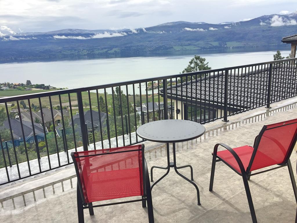 Mission Hill Lake View Villa ウェストケロウナ エクステリア 写真